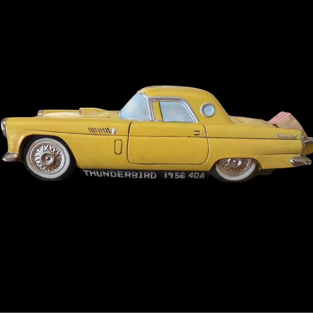 Ezra Brooks 1956 Thunderbird 40A Whiskey Decanter 1976 Classic Car Series w/Box